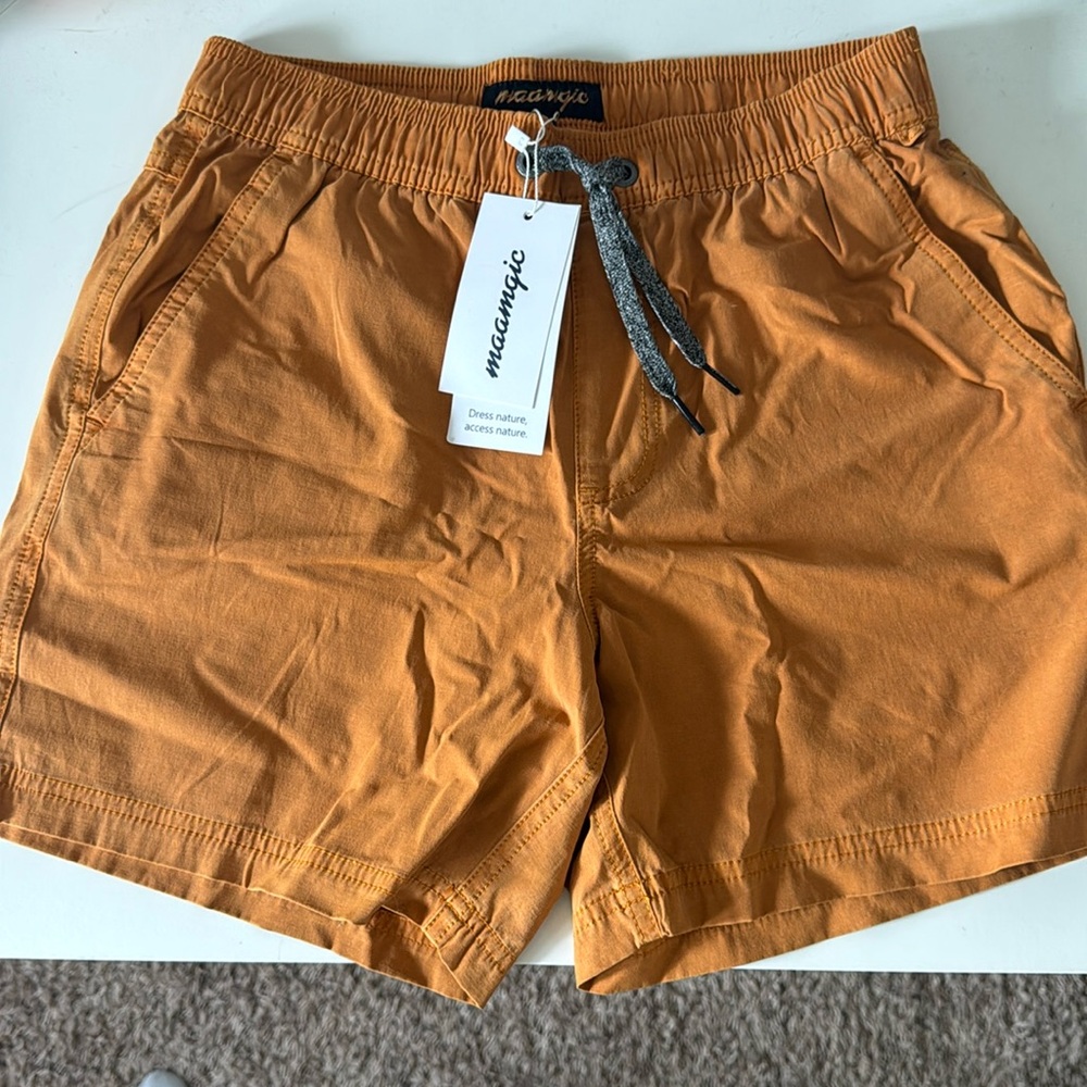 Maamgic 5 inch shorts